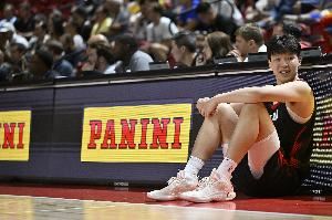 找找不足！队记：杨瀚森要和斯普利特练练怎么避免非法掩护