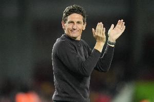 3-1击败曼联！小蜜蜂主帅：VAR和点球没什么好抱怨的 我们配赢球