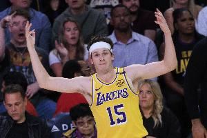 都没进入状态！湖人首节里夫斯9分 其他人合计一共仅得7分