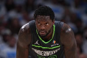 中规中矩！兰德尔10中4拿到16分5板1助 次节4中0