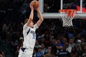 十八般武艺样样精通！状元弗拉格8中4得11分3板4助3断 但有5失误