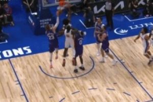 给我进去！康宁汉姆抛投不中 奥萨尔飞身完成单手补扣