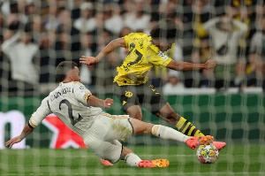 记者:国米几乎不可能在冬窗引进阿德耶米,费用高且已有4名前锋